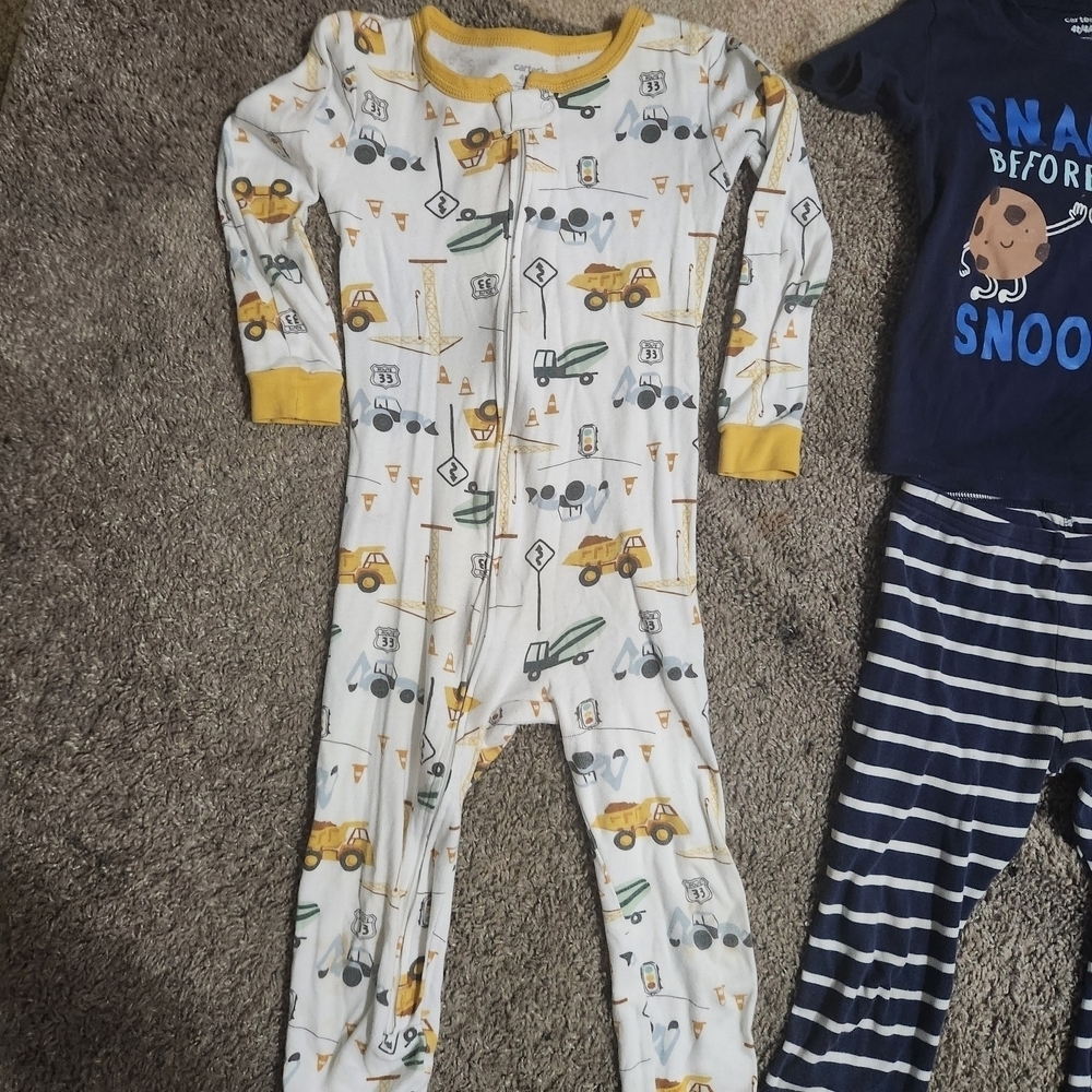 Carter's Pajama Bundle - Picture 2 of 6